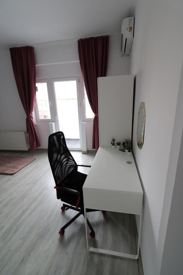 Athenee Palace Apartment - Panoramic View Terrace & Balcony - Free Minibar Bukares Bagian luar foto