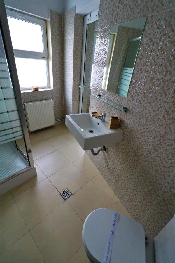 Athenee Palace Apartment - Panoramic View Terrace & Balcony - Free Minibar Bukares Bagian luar foto