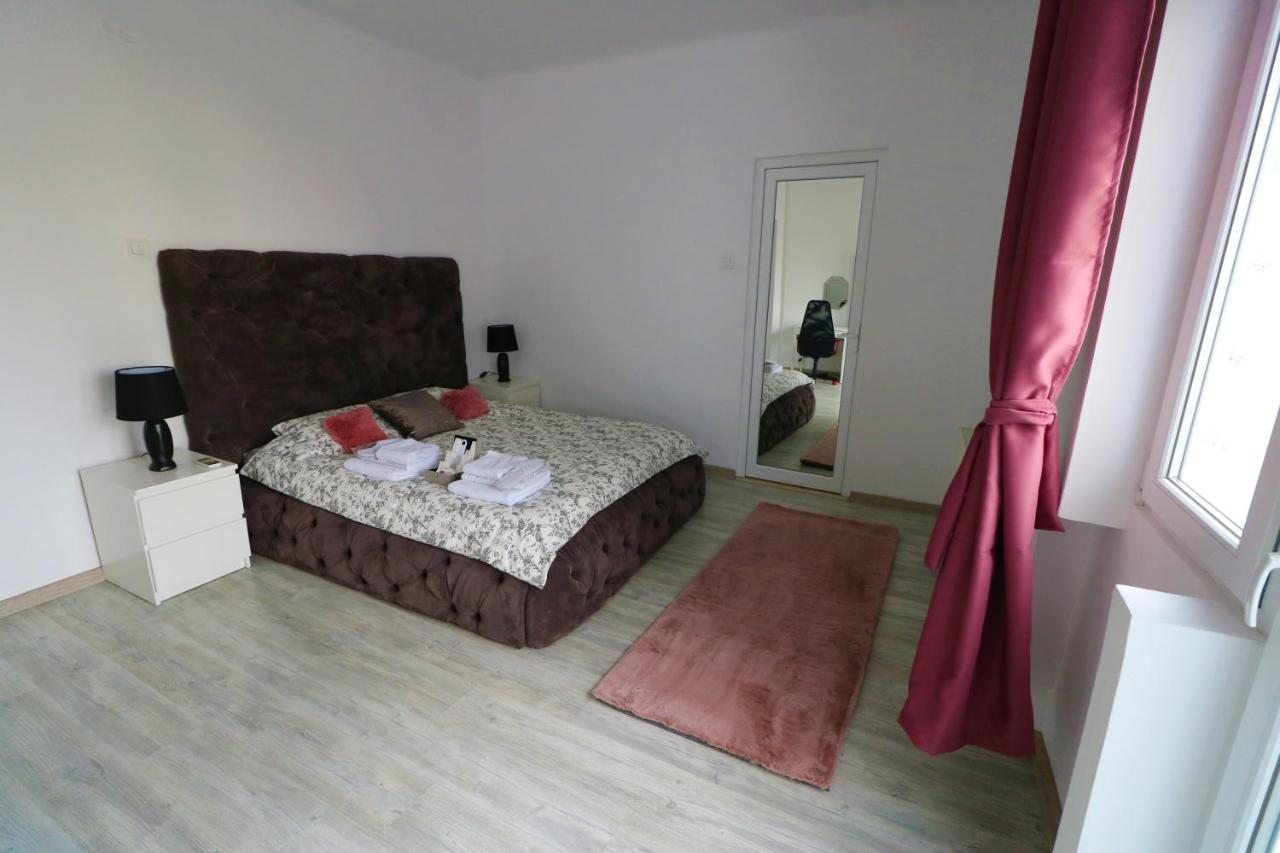 Athenee Palace Apartment - Panoramic View Terrace & Balcony - Free Minibar Bukares Bagian luar foto