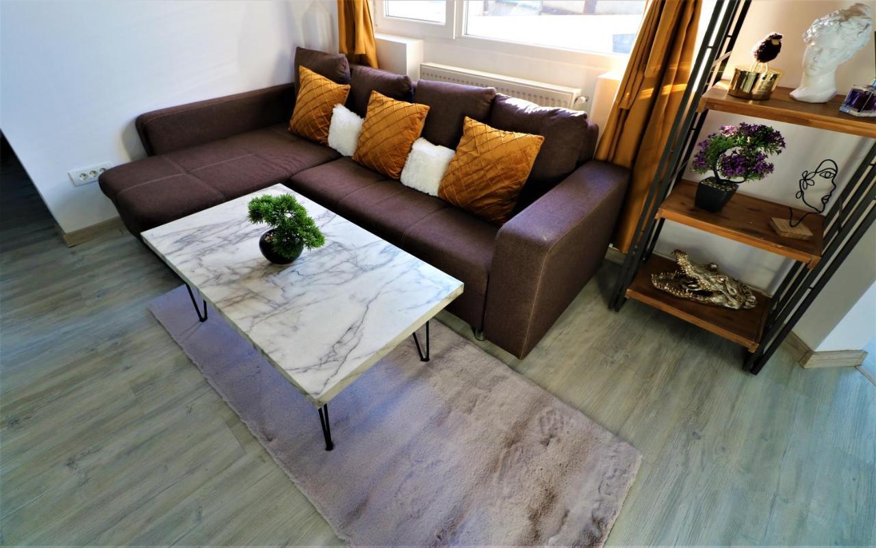 Athenee Palace Apartment - Panoramic View Terrace & Balcony - Free Minibar Bukares Bagian luar foto